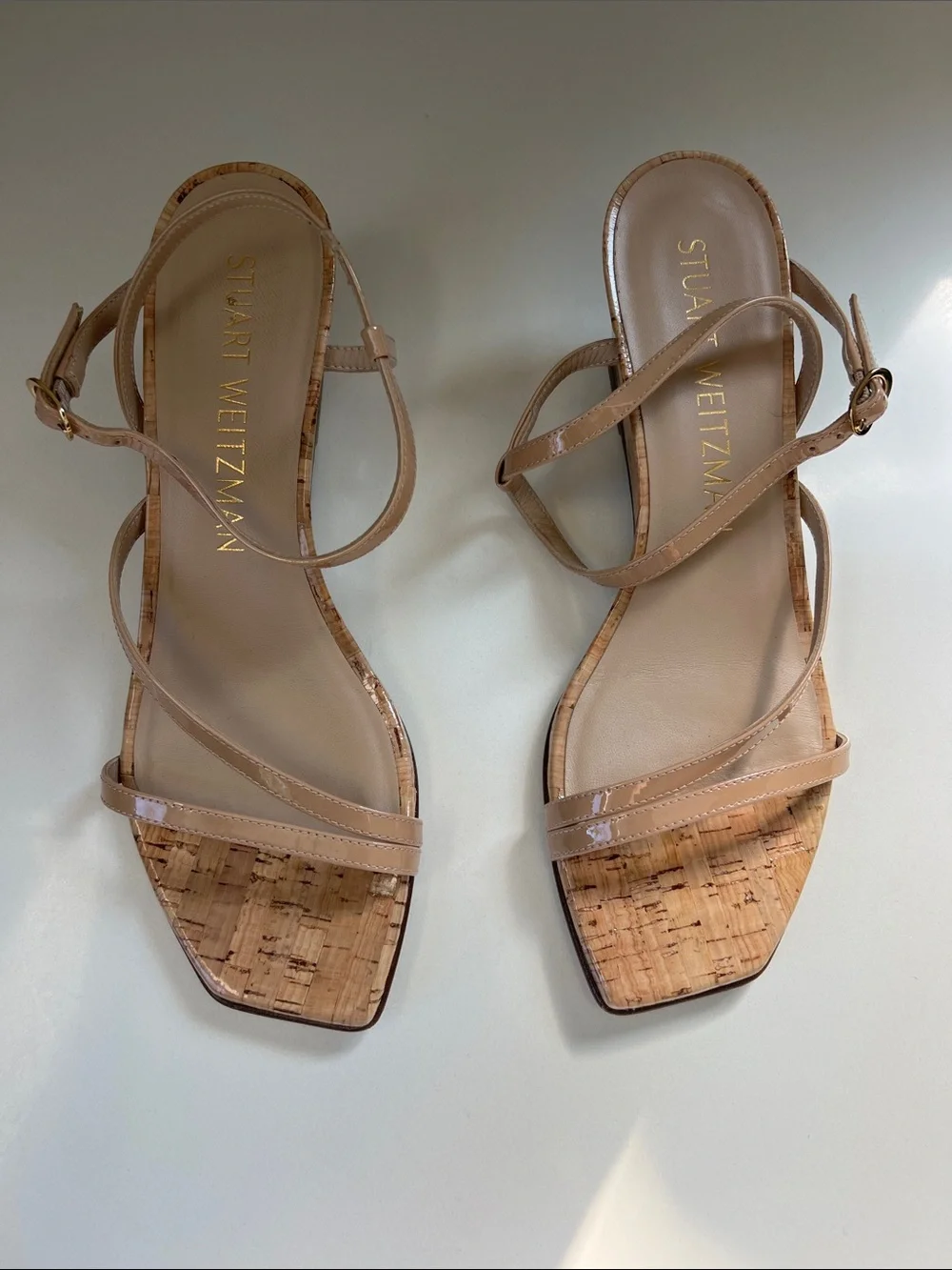 Stuart Weitzman oasis 50 low wedge heels strappy sandals patent leather cork 10